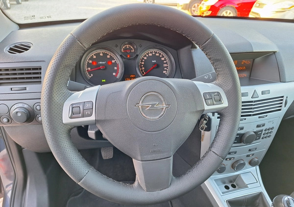 Opel Astra cena 14999 przebieg: 174100, rok produkcji 2009 z Śrem małe 352